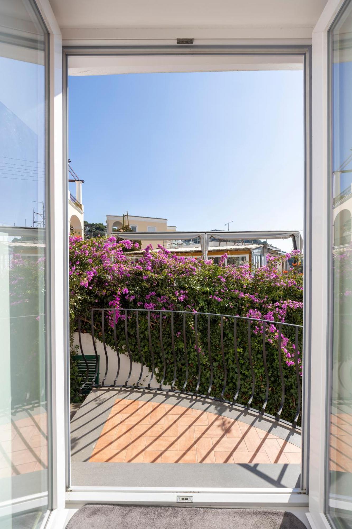 Suite Lucia Capri Luaran gambar